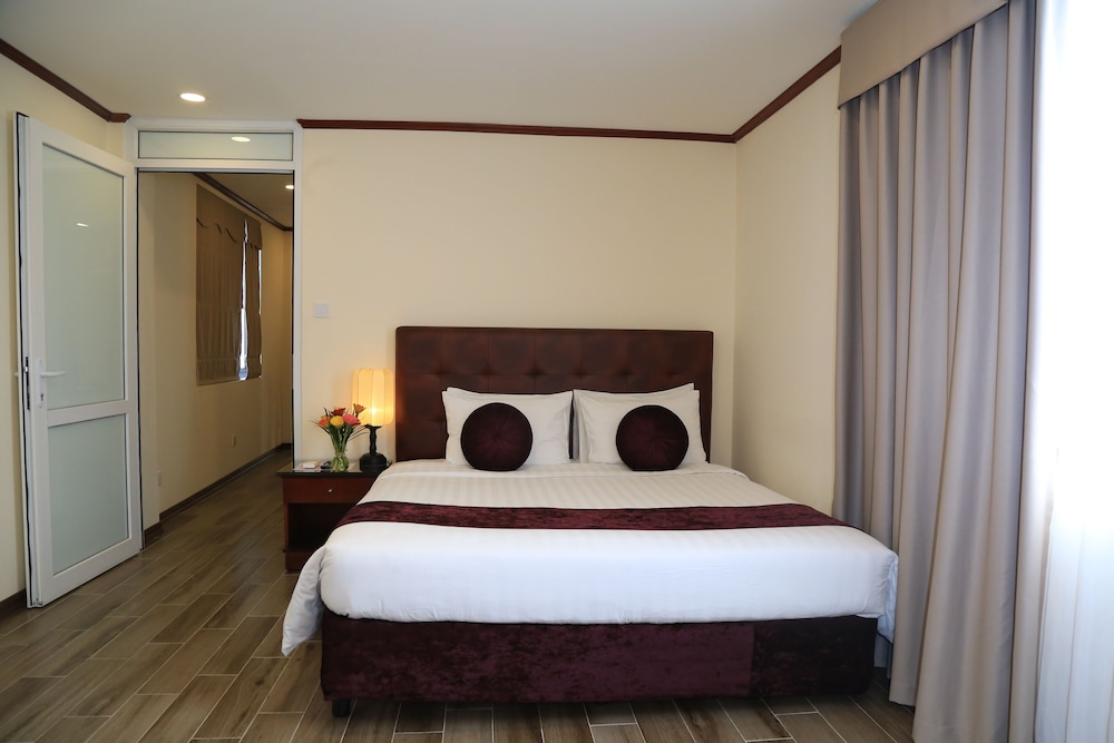 Flower Garden Hotel 18/50