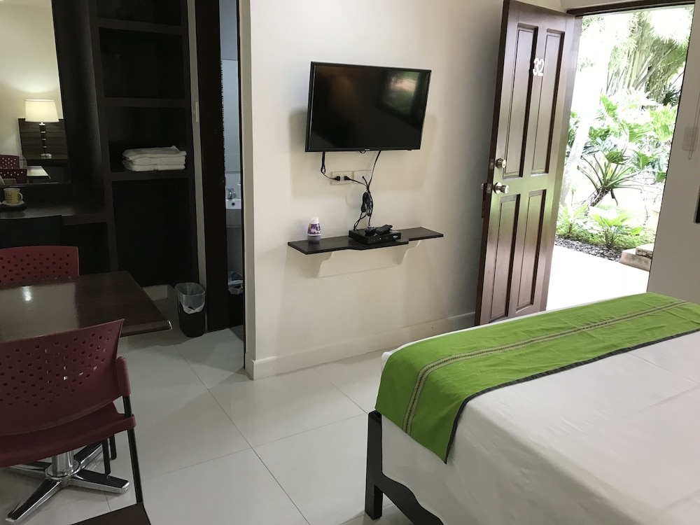Domicilio Lorenzo Apartelle 27/71
