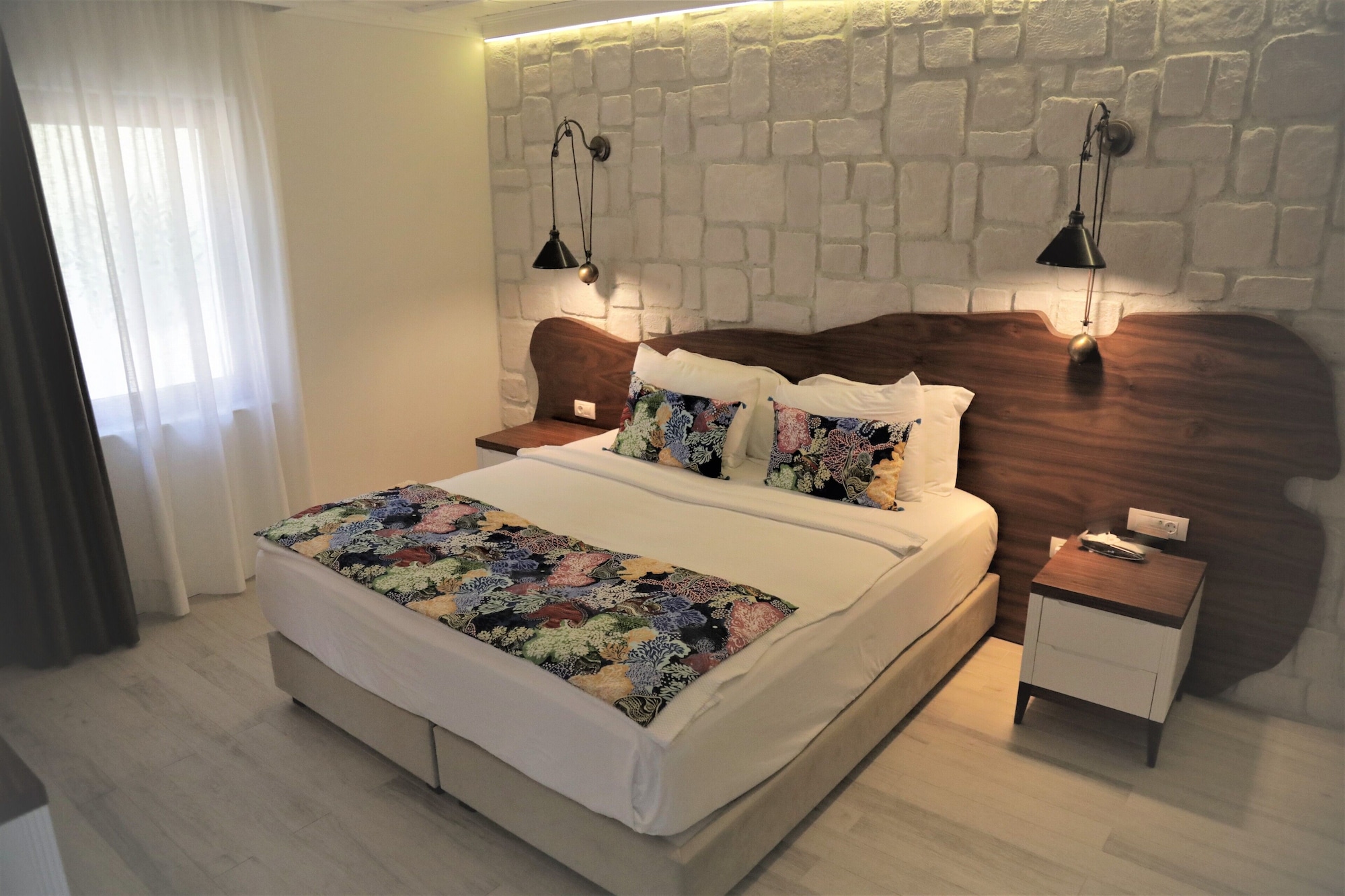 Deluxe, Garden View, Jetted Tub