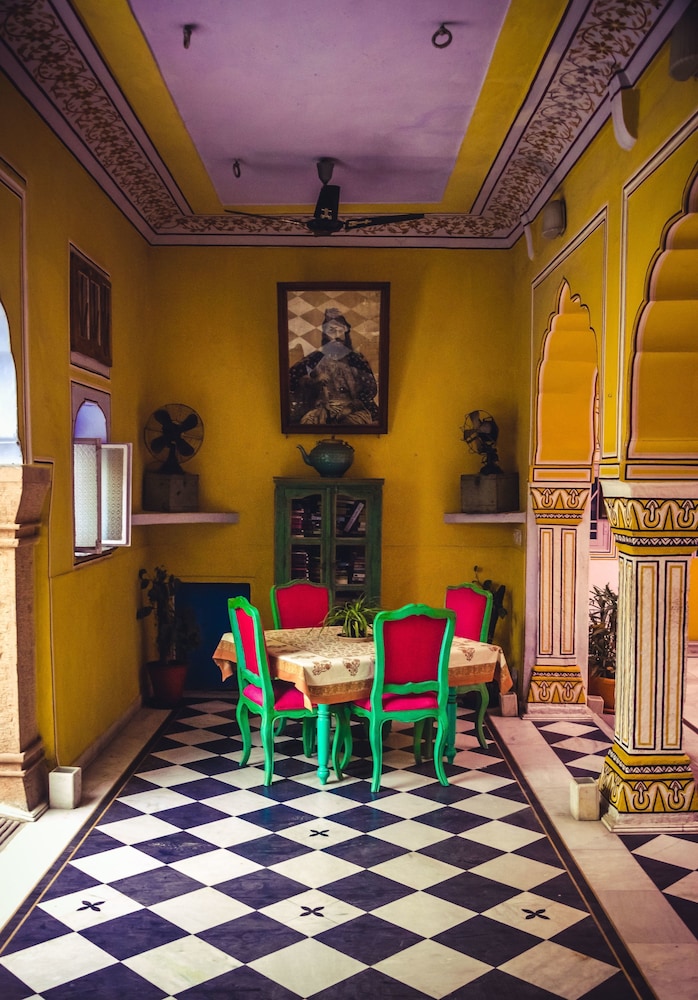 Hotel Diggi Palace 33/40