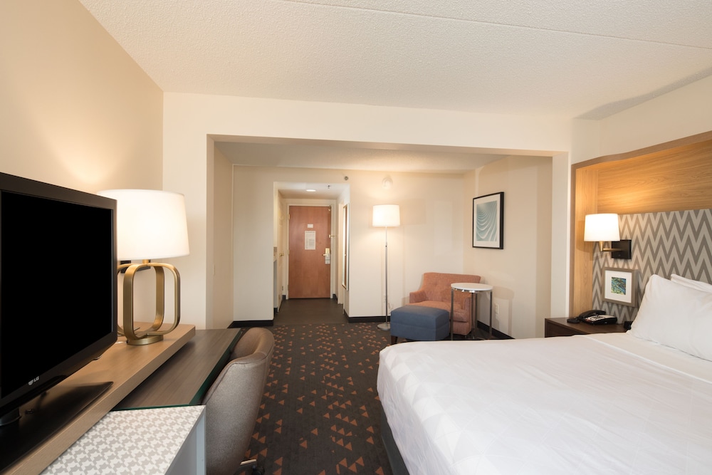 Holiday Inn Hotel Suites Ann Arbor Univ Michigan 17/73