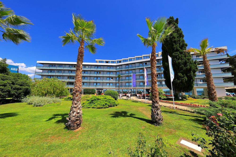 Ilirija Hotel 51/53