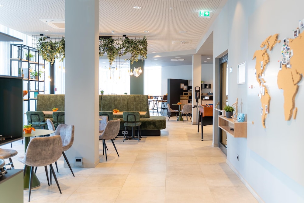 Adagio Access Freiburg 16/48