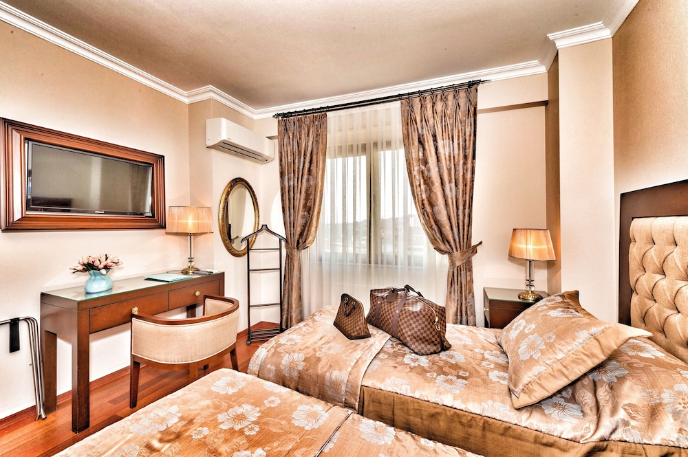 Hotel Daphne 45/64