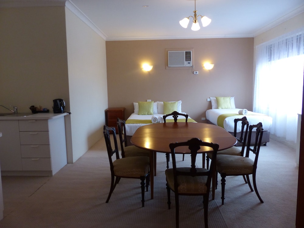 Best Western Meramie Motor Inn 26/32