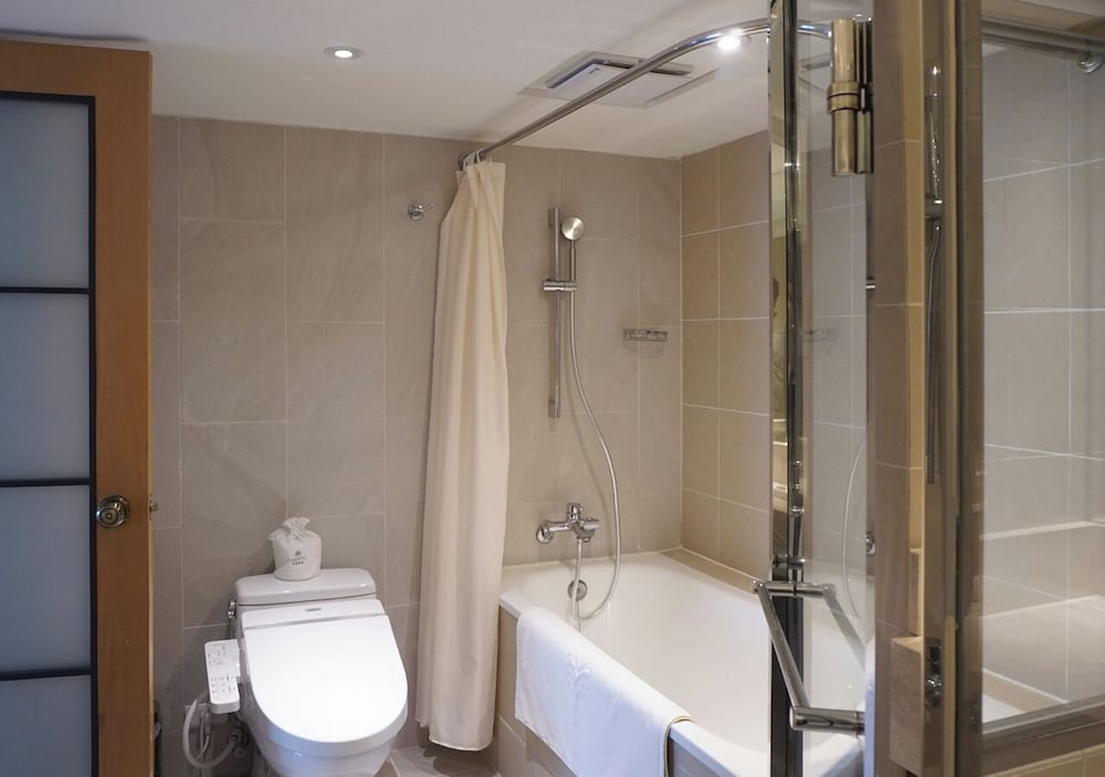 Royal Inn Taipei Nanxi Mrt Zhongshan Station 60/66