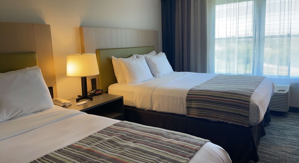Country Inn & Suites by Radisson, Galena, IL 9/67
