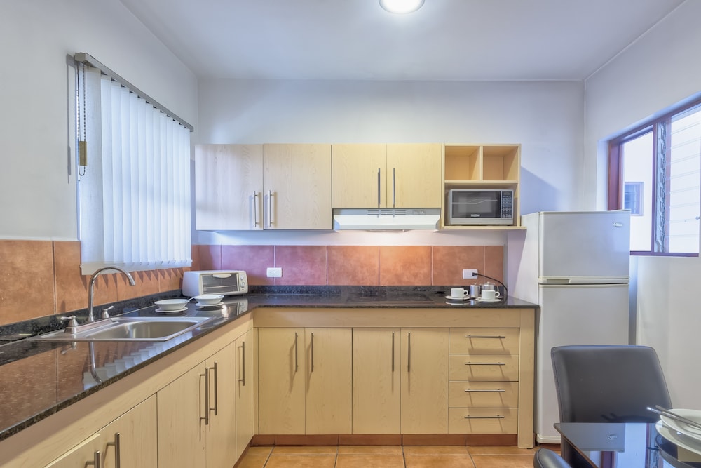 Hotel Suites Cristina 69/69