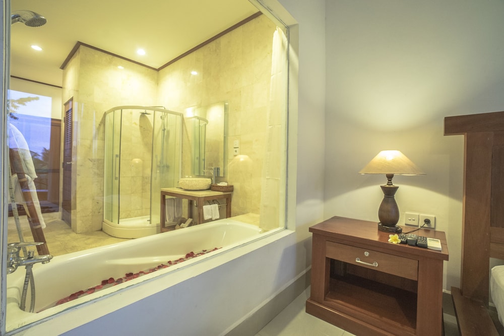 Gita Maha Hotel 43/44