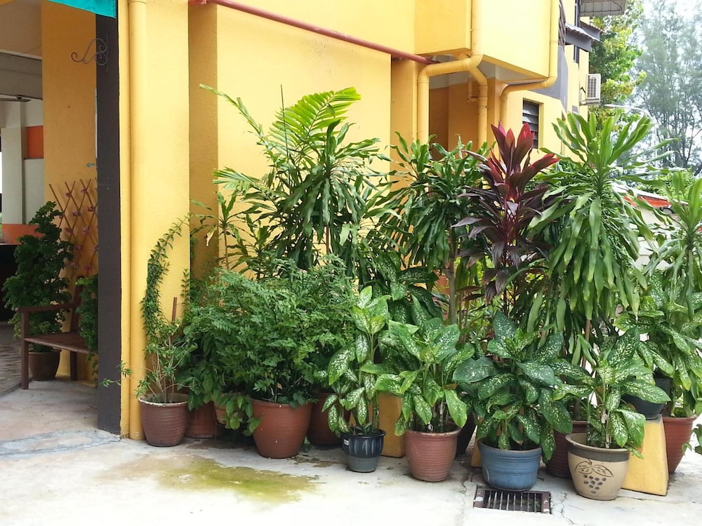 Goodhope Hotel Kelawei 65/71