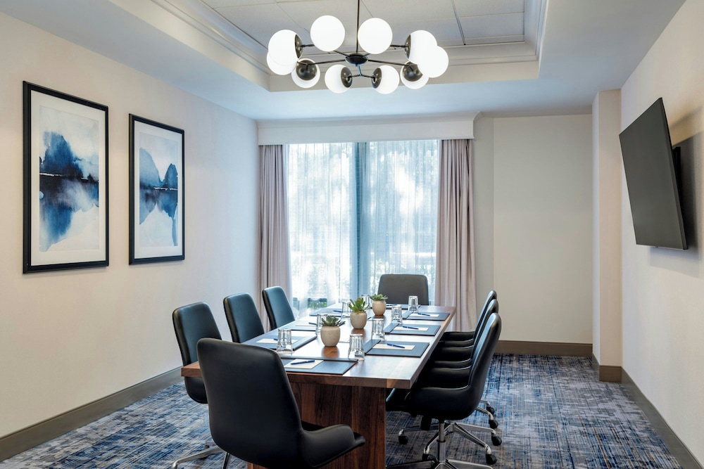 Delta Hotels by Marriott Jacksonville Deerwood 41/52