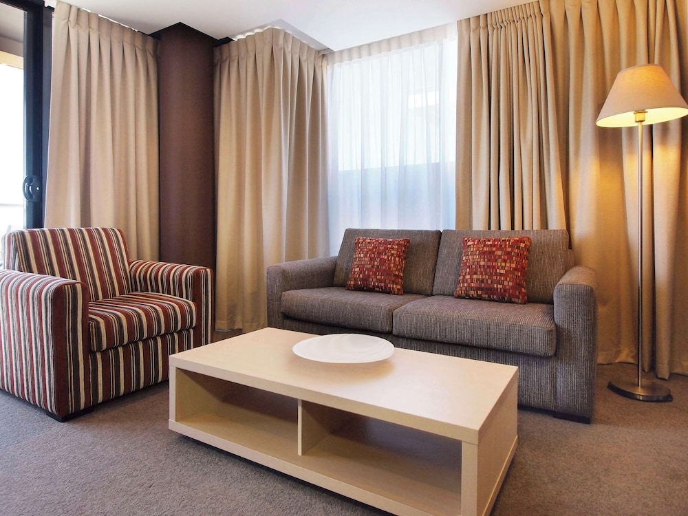 Oaks Adelaide Horizons Suites 55/70
