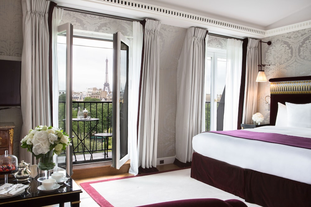 EIFFEL, JUNIOR SUITE