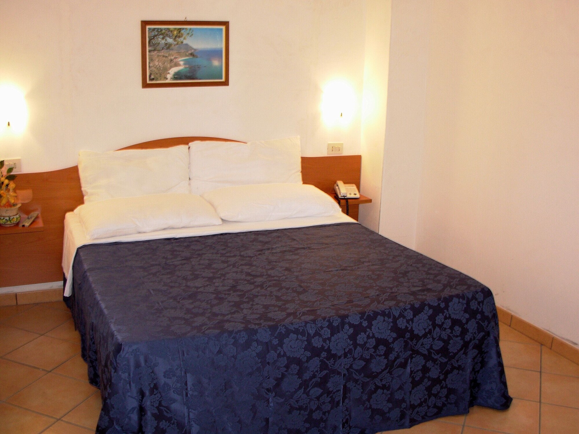 Family, 1 Double and 1 Single Bed, Murphy Bed, Partial Sea View