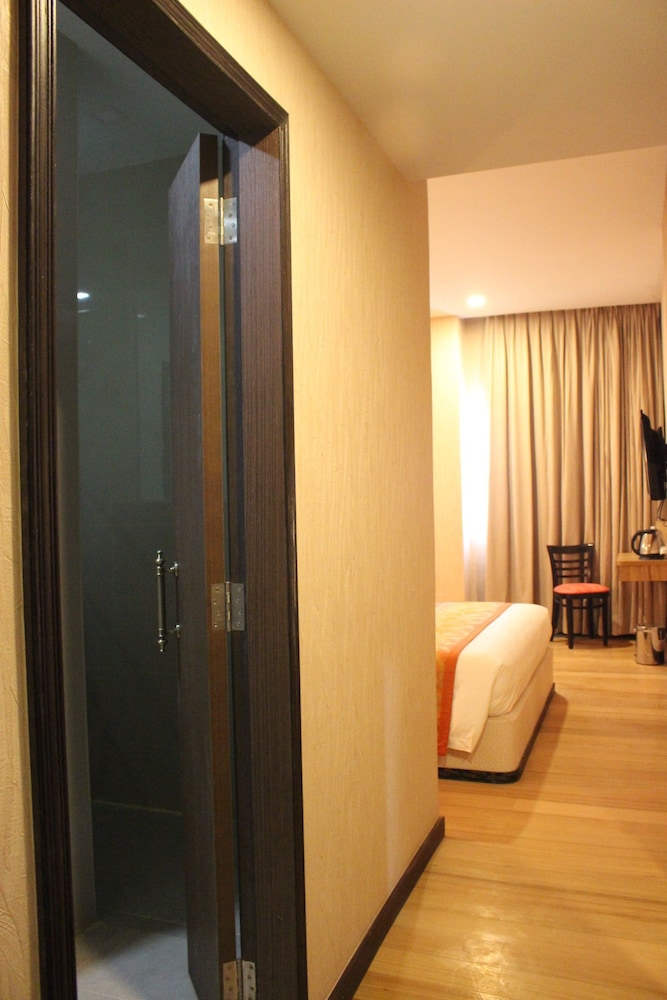 The Golden Bay Hotel Batam 27/53