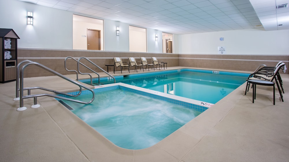 Holiday Inn Express & Suites Wyomissing 19/44