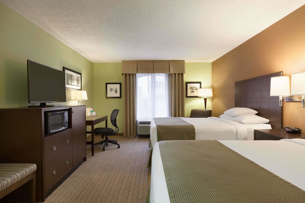 Days Inn By Wyndham Baltimore Inner Harbor 17/52