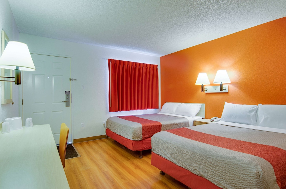 غرفة قياسية بسريرين مزدوجين، Motel6 Tacoma, WA - Fife 3/5