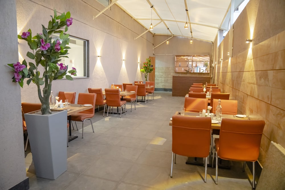 Zip by Spree Hotels Chakan 26/50