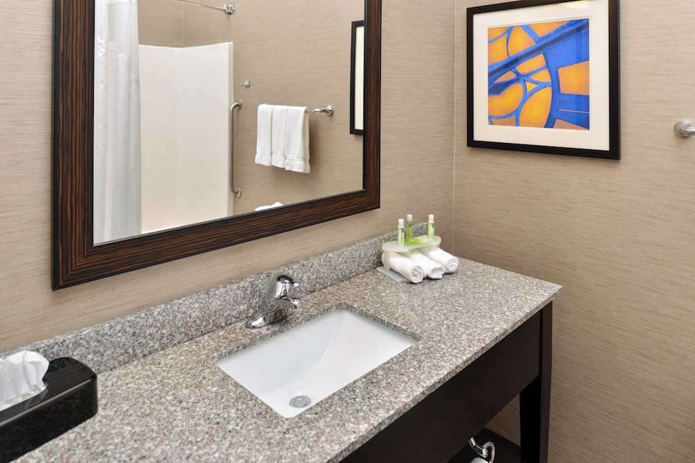 Holiday Inn Express Hotel & Suites St. Louis West-O Fallon 71/71
