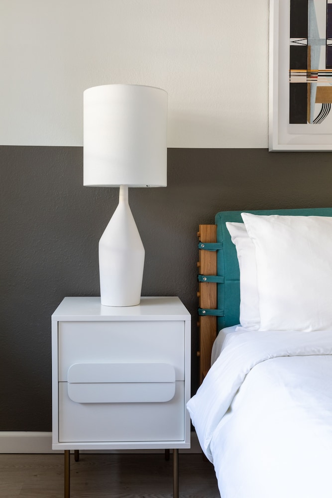 Signature Inn Berkeley Oakland 43/66