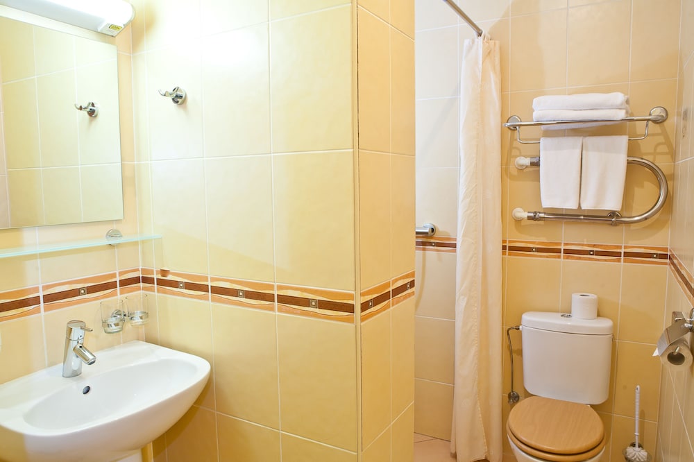 KOLONNA HOTEL BRIGITA 40/48