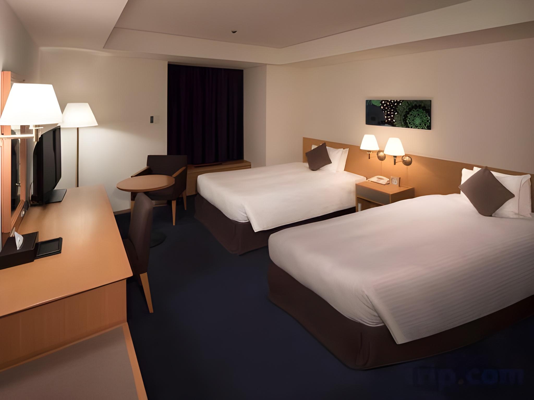 Standard, Twin Beds, East Wing, Corner