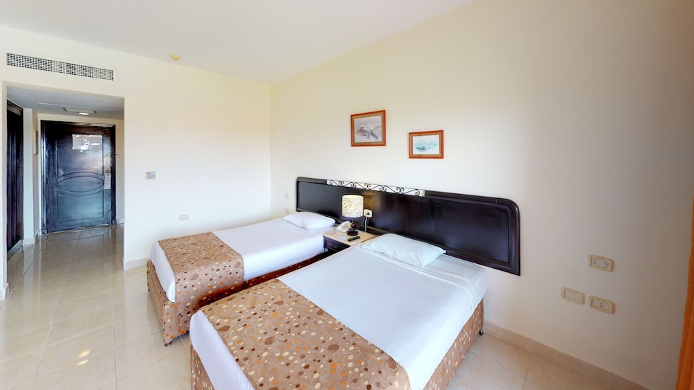 Wadi Lahmy Azur Resort 22/70