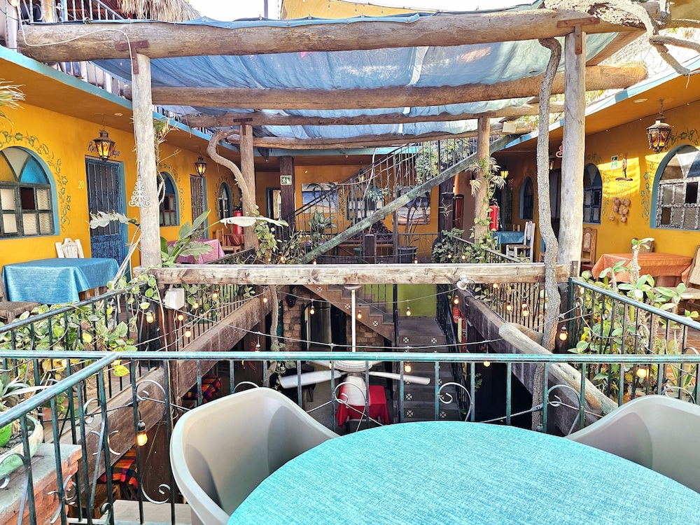 Cabo Inn Hotel 52/61