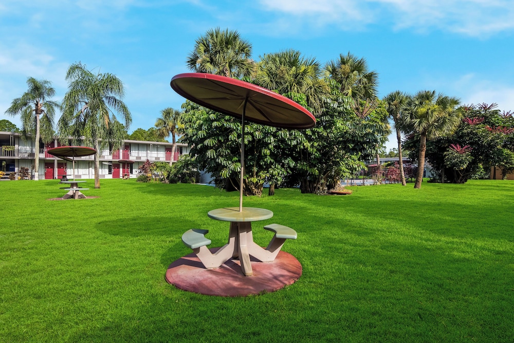 Red Roof Inn Vero Beach - I-95 50/53