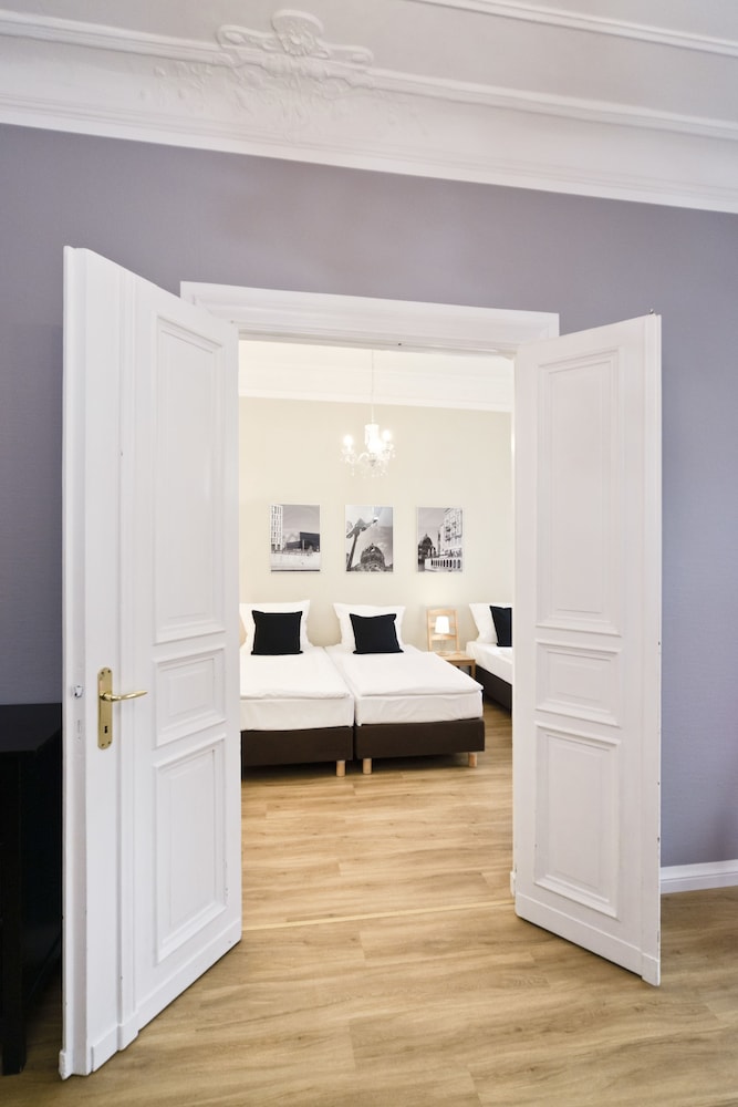 Old Town Apartments Schonhauser Allee Berlin 24/69