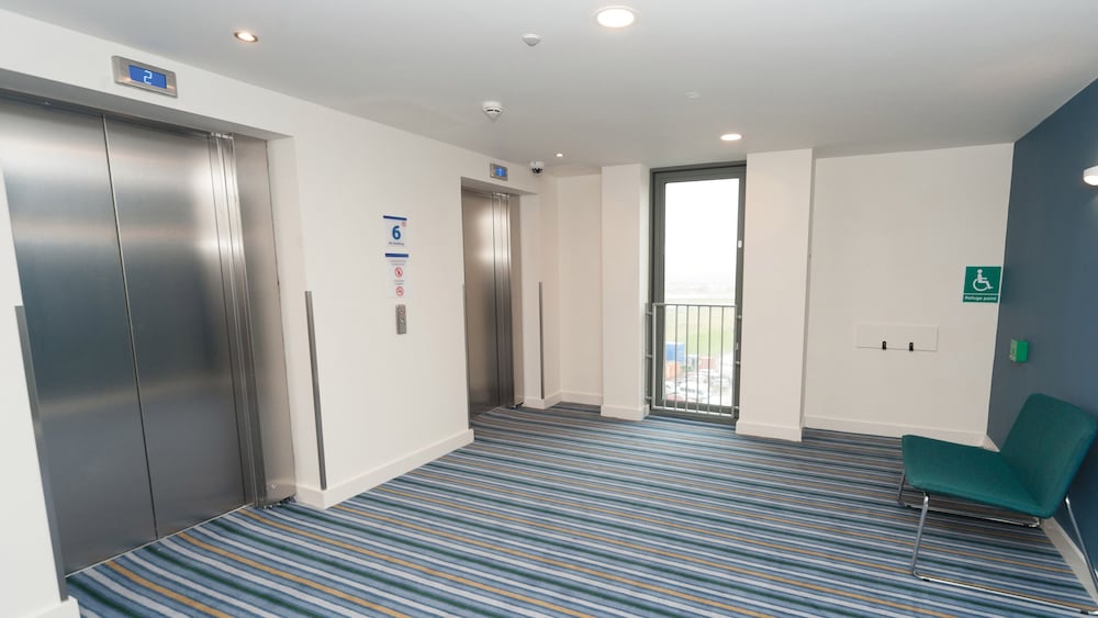 Holiday Inn Express Aberdeen Airport 23/72