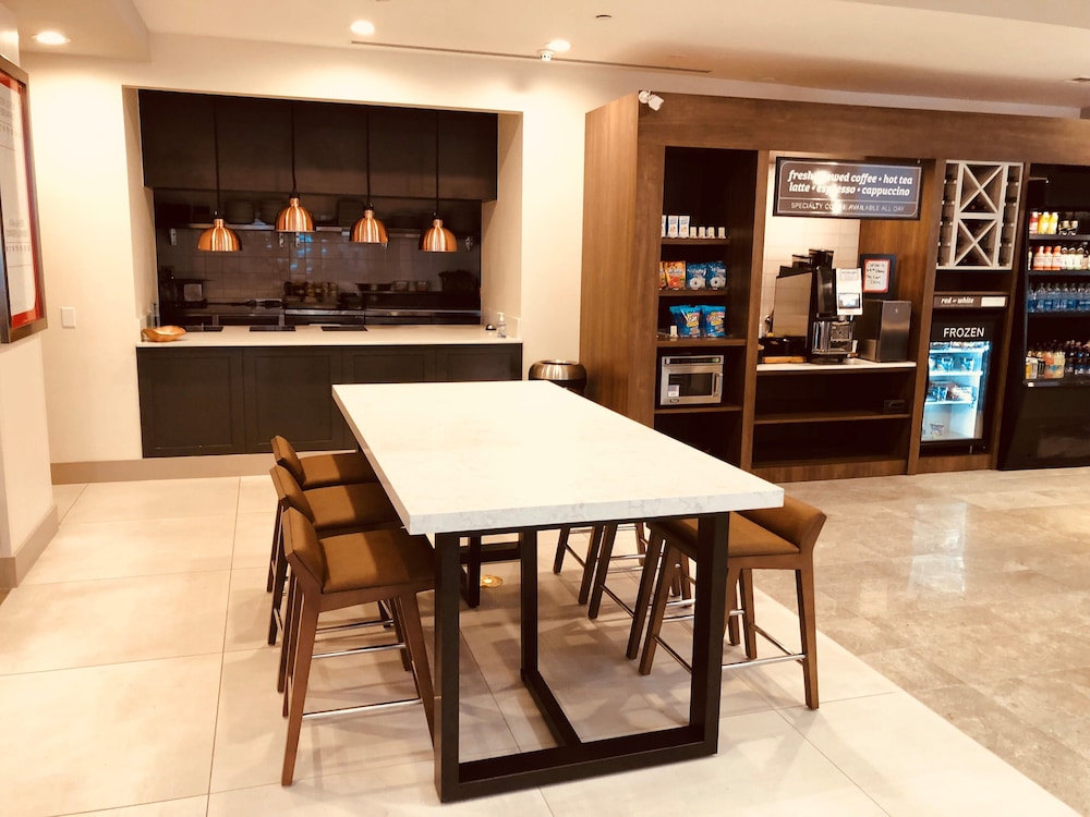 Hilton Garden Inn Miami Airport West 47/64
