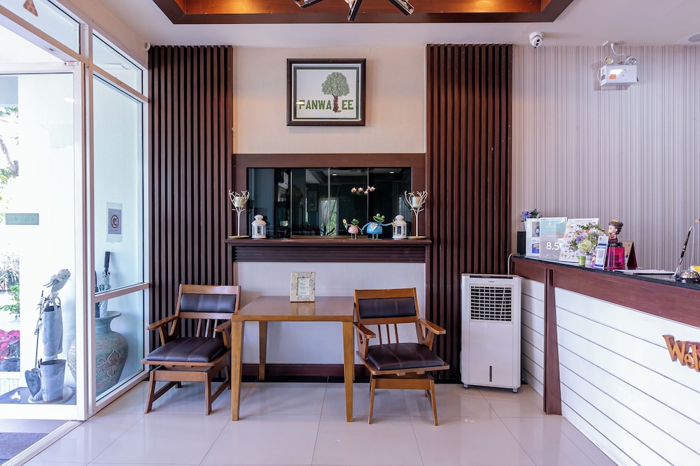 Panwalee Hotel 52/64