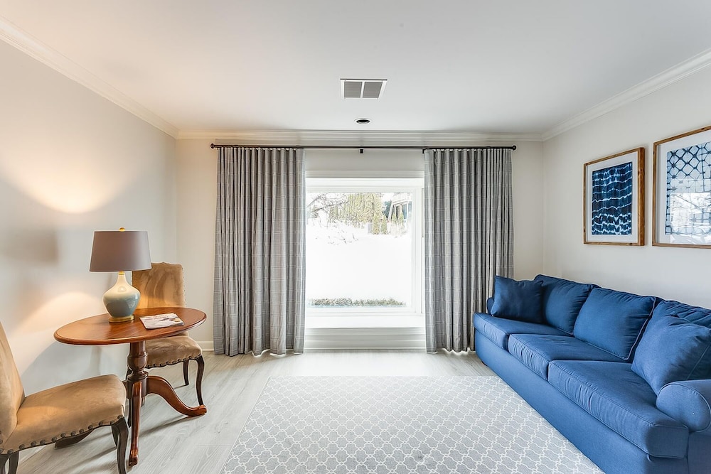 Geneva Inn 30/50