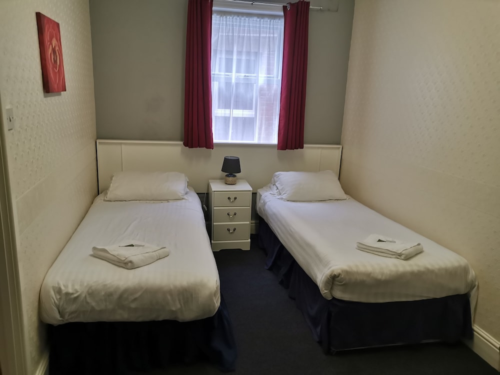 The New Oxford Hotel 13/43