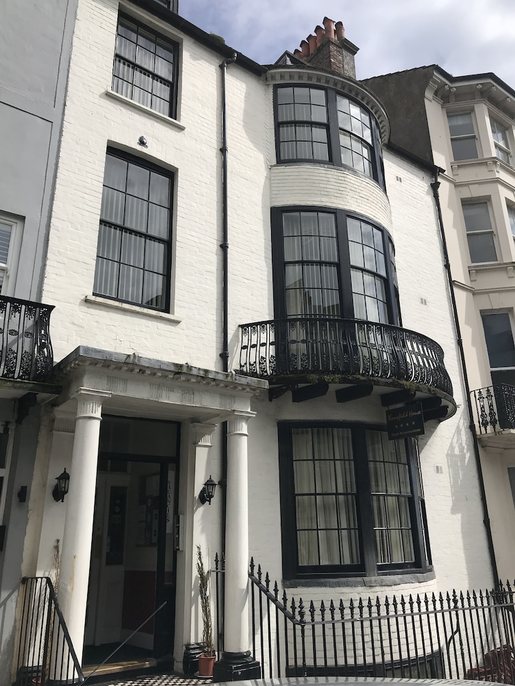 Kempfield House Hotel 1/50