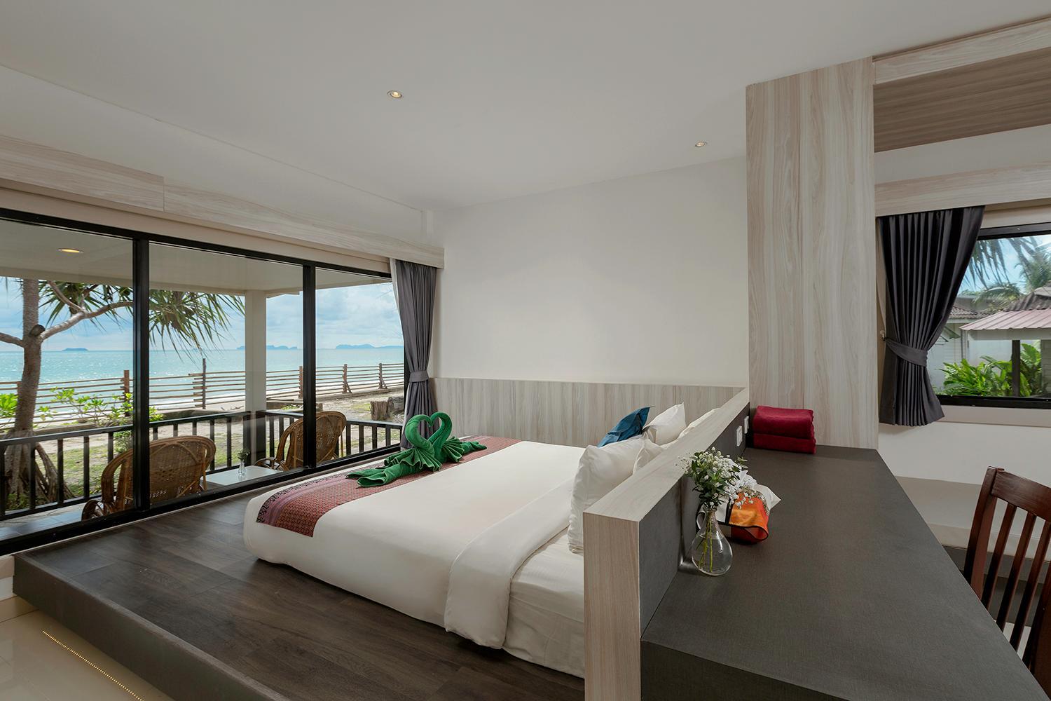 SUITE, BEACH FRONT