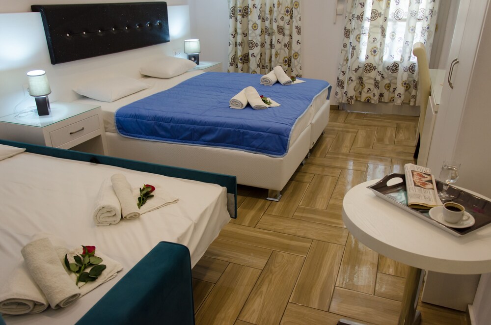 Polykratis Rooms 36/64
