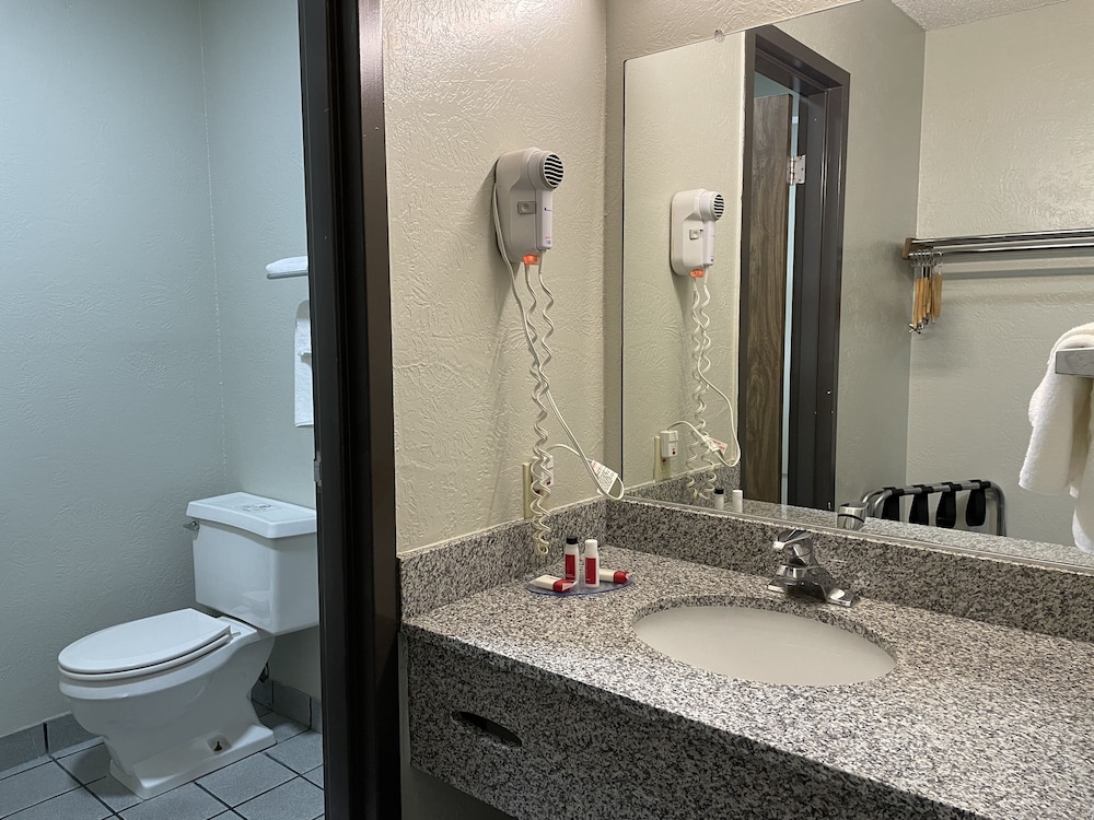 Super 8 By Wyndham Amarillo Central Tx 32/57