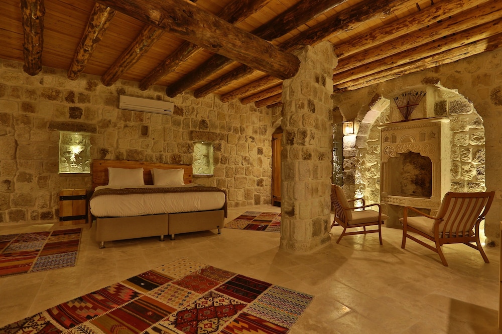 Acropolis Cave Suites 7/50