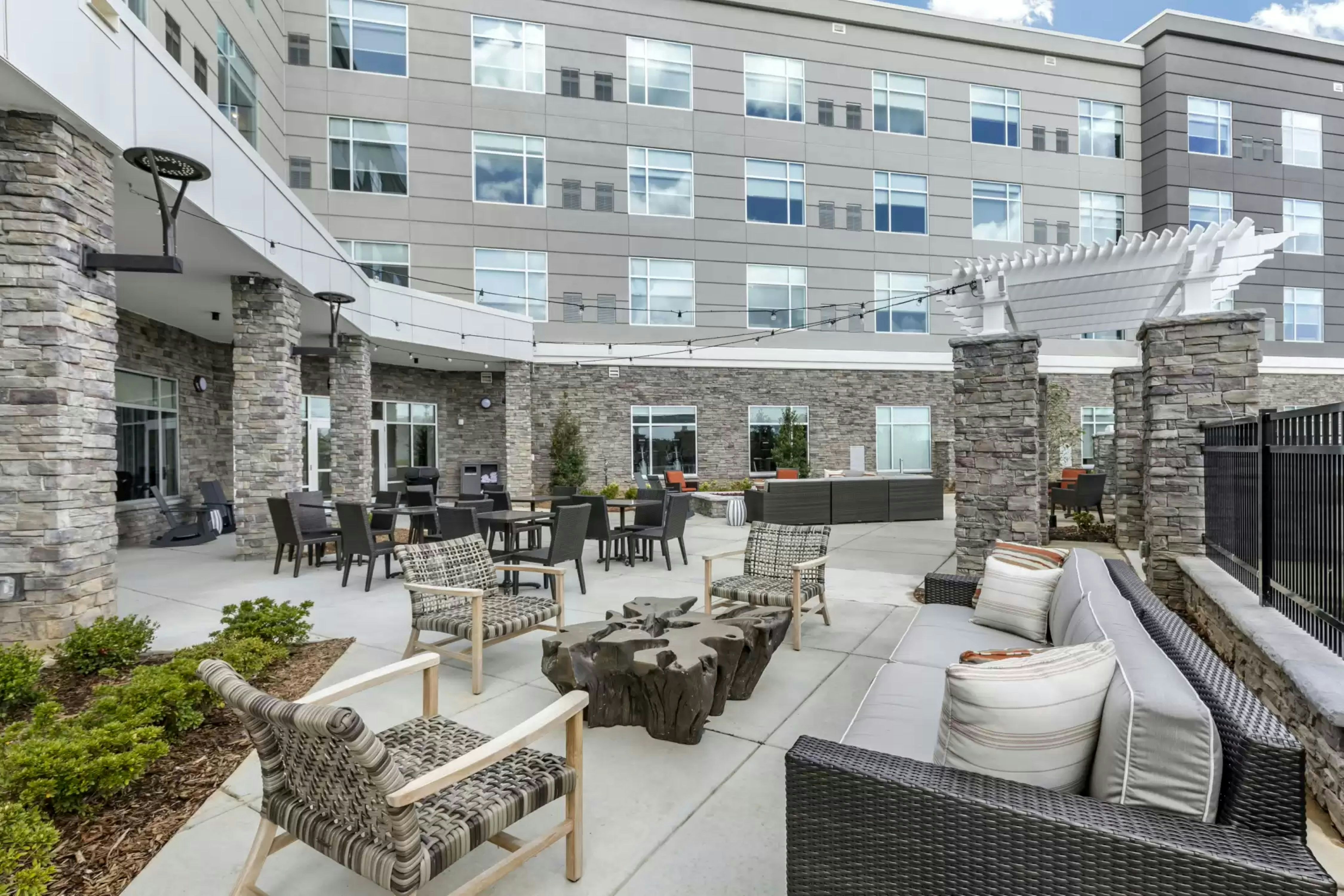 DoubleTree by Hilton Greenville Woodruff Road 7/40