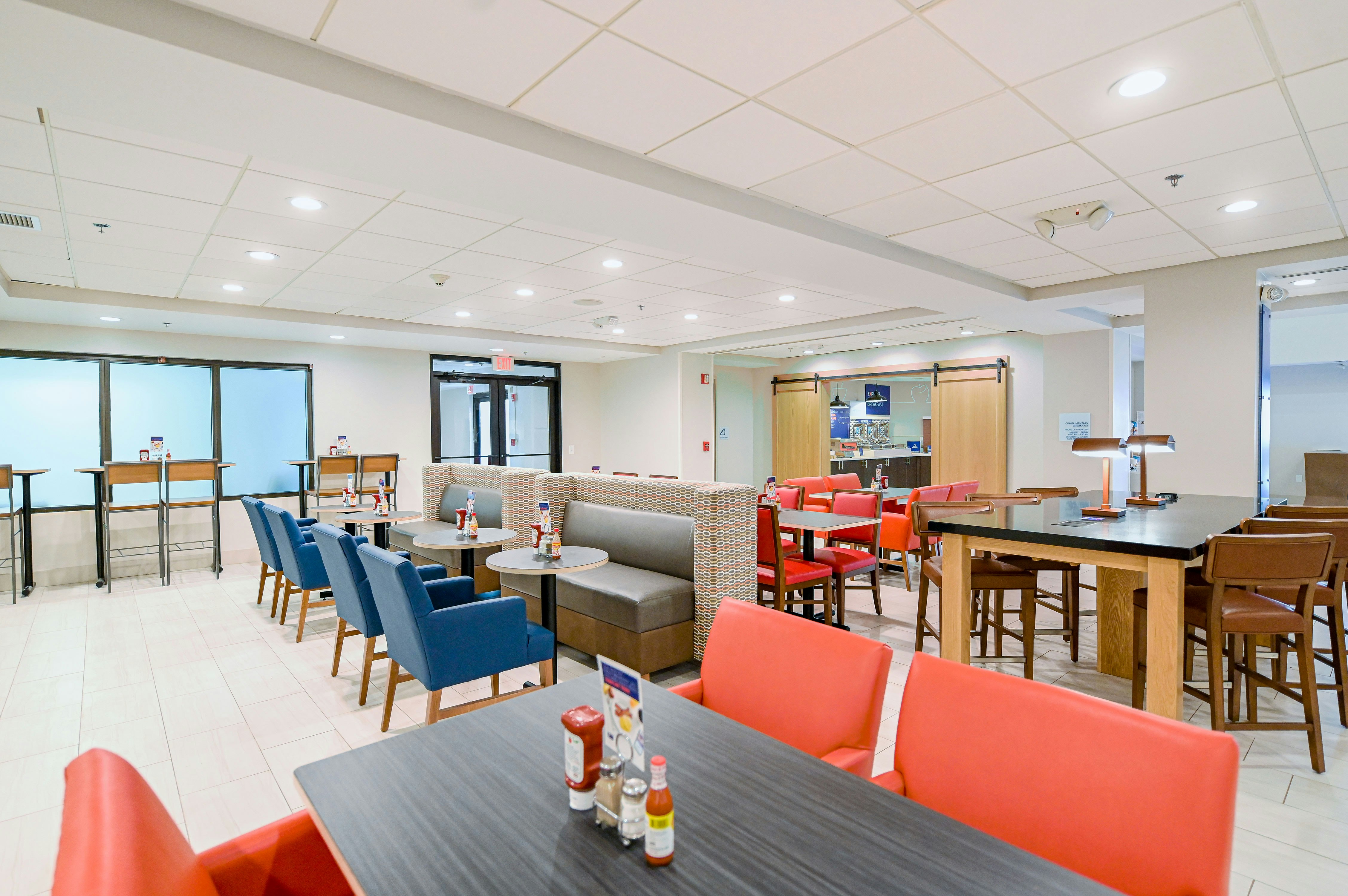 Holiday Inn Express Richmond Airport 37/60