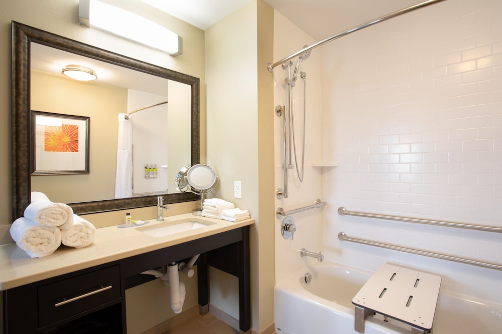 STAYBRIDGE SUITES DENVER SOUTH - HIGHLANDS RANCH 11/47