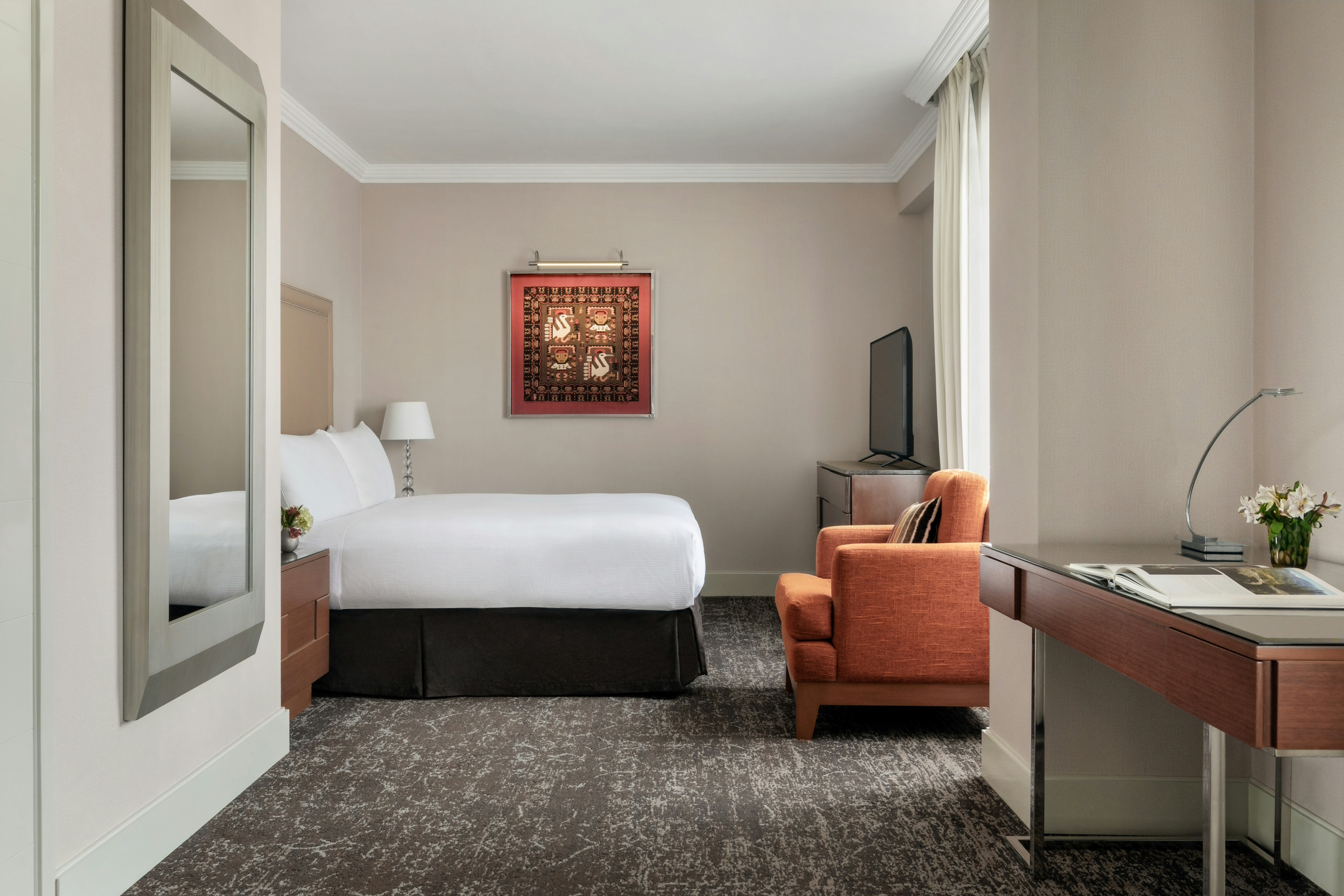 JUNIOR SUITE, KING BED