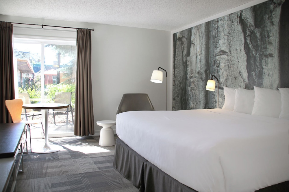 Coast Canmore Hotel Conference Centre 9/49