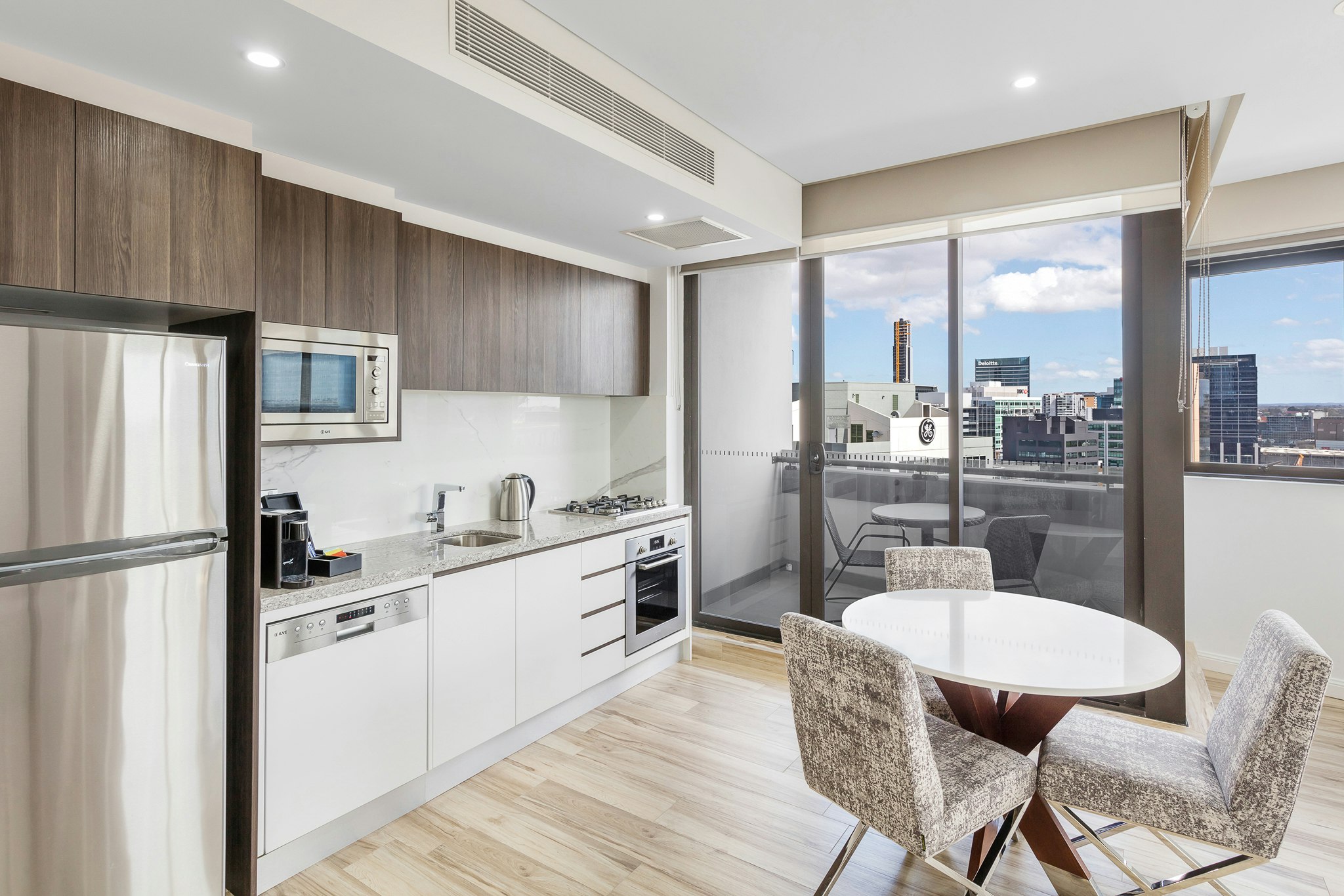 Meriton Suites Church Street Parramatta 20/25