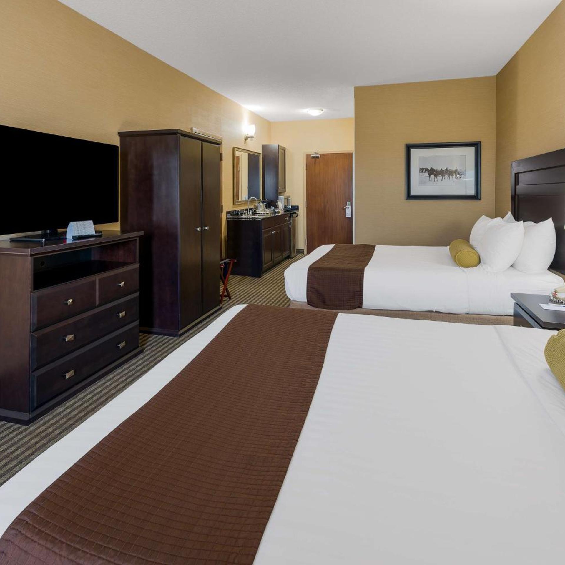 Room, King Bed, 2 Queen Beds