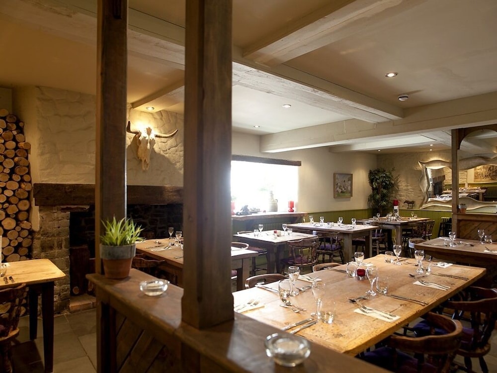 The Red Lion. 43/59