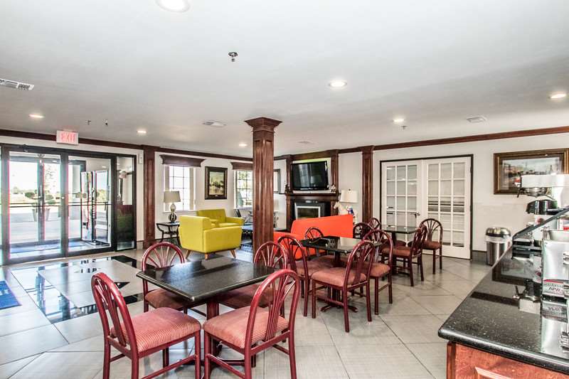 Americas Best Value Inn Ft Worth 22/26